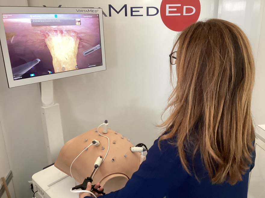El Hospital Universitario MútuaTerrassa ha realizado un taller de simulación con un laboratorio móvil