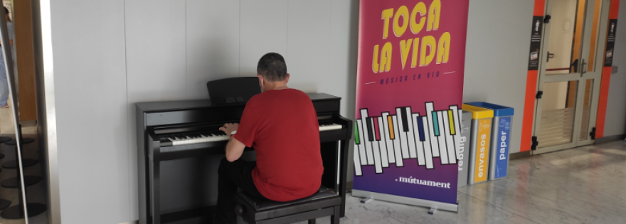 El vestíbul de l’HUMT s’omple de música en el marc de la Festa Major de la ciutat