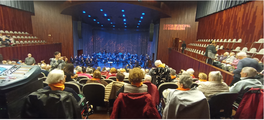 La residència i centre de dia La Pineda estableix vincles amb l’escola Els Salesians de Terrassa