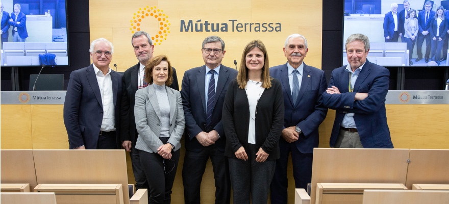 El edificio docente acoge la lectura de una tesis doctoral sobre el impacto de la flora microbiana en la cirugía pancreática