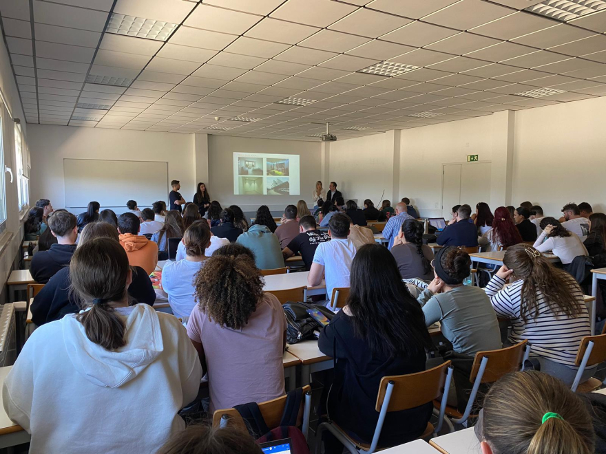 La direcció d’infermeria visita l’Escola Superior de Saúde Cruz Vermelha Portuguesa de Chaves