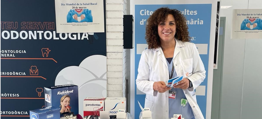 Els professionals higienistes dentals d’atenció comunitària preparen diferents xerrades i tallers