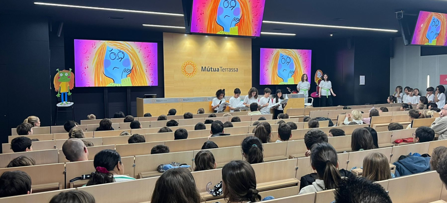 MútuaTerrassa celebra Sant Jordi amb roses, llibres i representacions teatrals