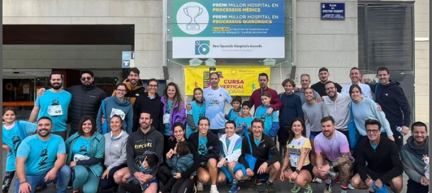 Una seixantena de professionals de MútuaTerrassa participa a la 2º cursa vertical solidària