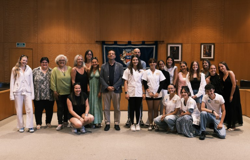 Les residències Cambrils Suite i Baix Camp reben estudiants francesos interessats en formar-se en l’àmbit d’atenció a les persones