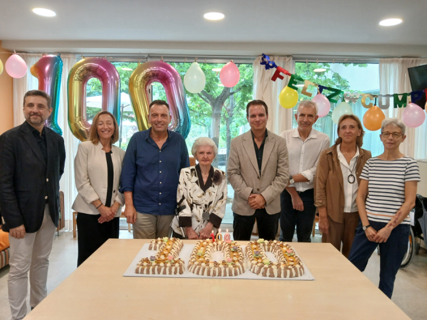 La residència Tursia celebra el centenari de la Sra. Teodora