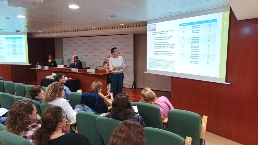 La Dra. Teresa Mur col·labora amb el Col·legi Oficial de Farmacèutics de Barcelona amb una conferència sobre l’abordatge de la persona amb diabetis