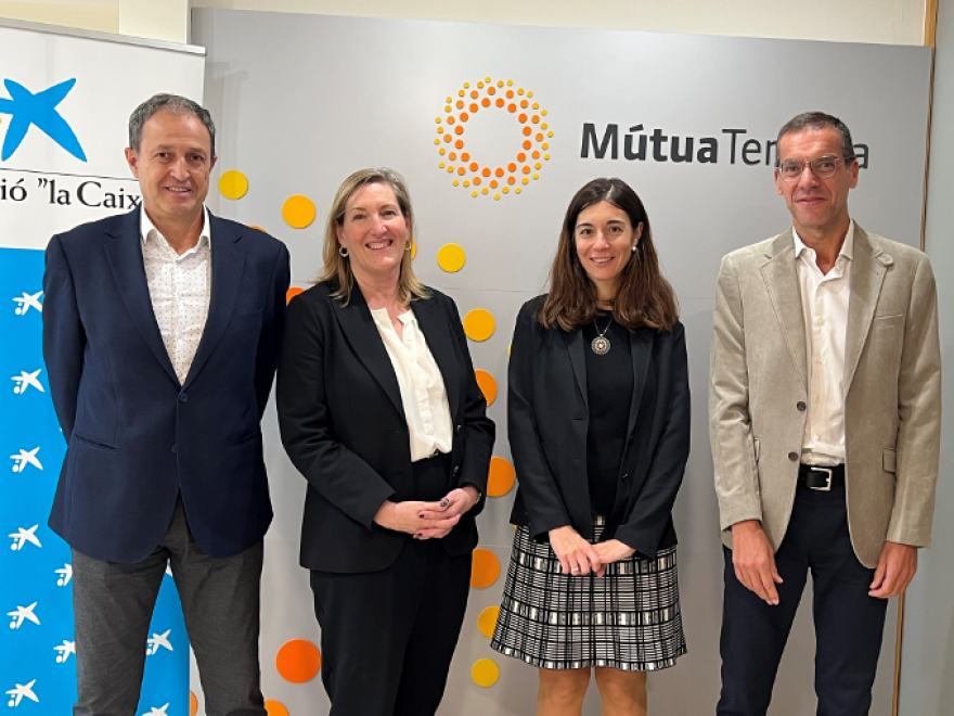 La Fundació Assistencial MútuaTerrassa i la Fundació Vallparadís signen els respectius convenis de col·laboració amb la Fundació “la Caixa”