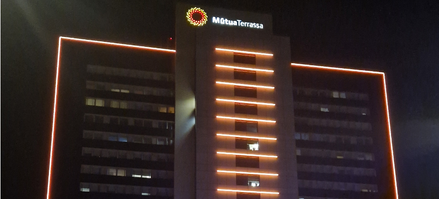 Normativa il·luminació de la façana de l'Hospital Universitari MútuaTerrassa