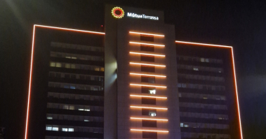 Normativa il·luminació de la façana de l'Hospital Universitari MútuaTerrassa
